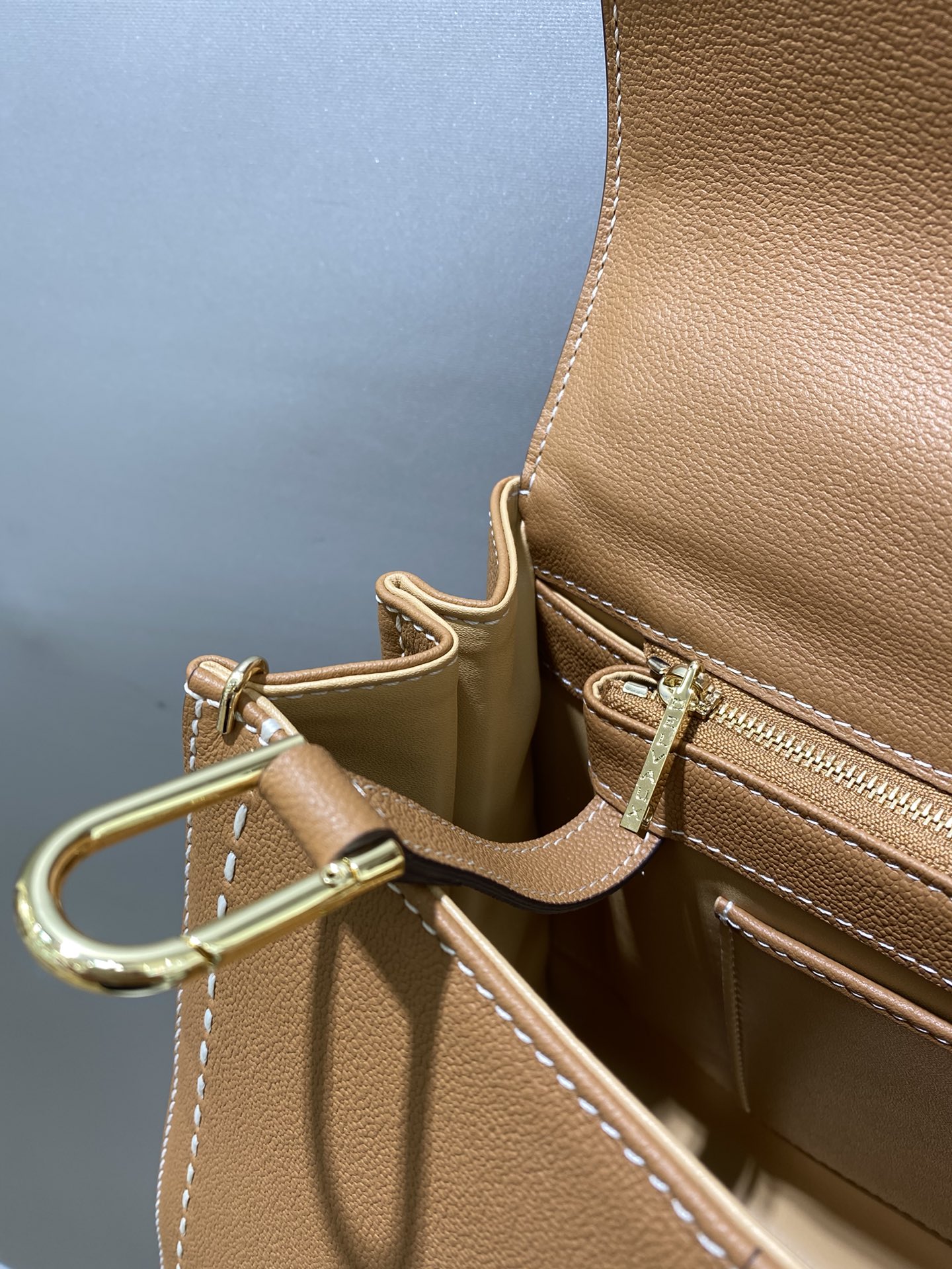 델보 브리앙 박스백 미듐